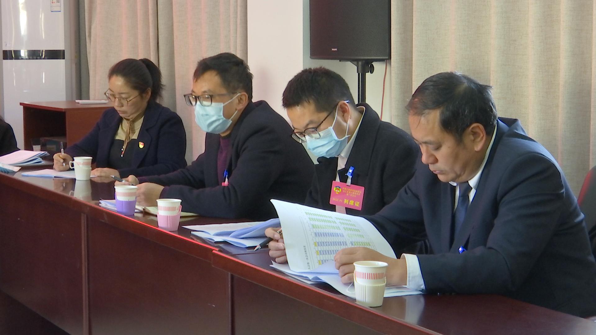 政協(xié)分組討論6.jpg